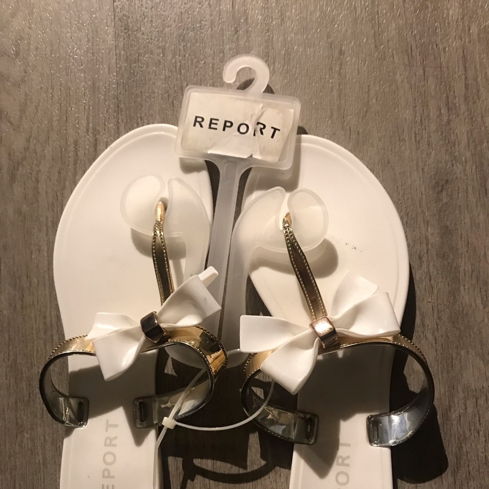 Report Sandals
